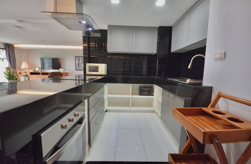 South Pattaya Apartment | One-Bedroom Sea-View Condo, 17th Floor – Angket, Jomtien