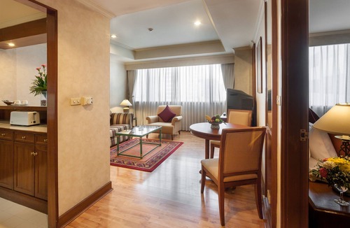Bangkok Central Business District Apartment | One Bedroom Suite in heart of the city (A88)