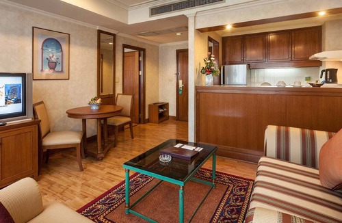 Bangkok Central Business District Apartment | One Bedroom Suite in heart of the city (A88)