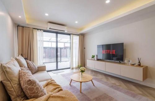 Khlong Tan Nuea House | Onsen Retreat in Heart of Bangkok