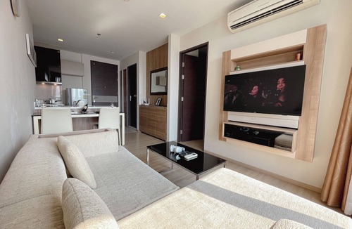 Yan Nawa Apartment | Opulence Riverview/Train Access