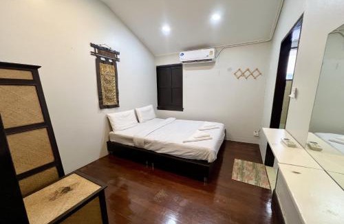 Nana Hostel | Orchid Hostel