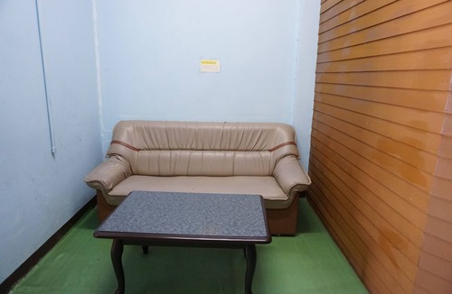 Wat Sam Phraya Hostel | OYO 730 Meedee Hostel