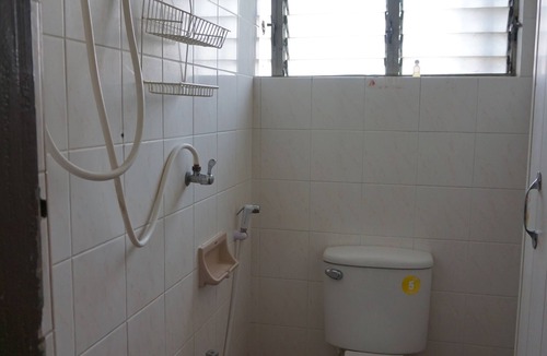 Wat Sam Phraya Hostel | OYO 730 Meedee Hostel