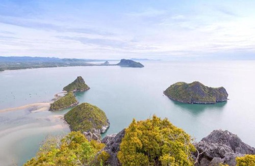 Prachuap Khiri Khan Hotel | OYO 75314 Mountain Beach