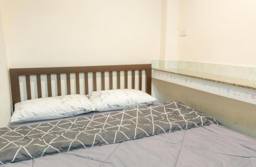 Wang Thonglang Hotel | OYO 75405 Ladda Place