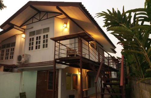 Chong Kham House | P.L.P Guesthouse - Mae Hong Son