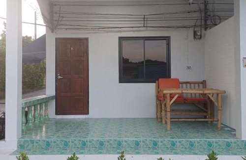 Bophut Hostel | P & T Guesthouse