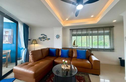 Patong House | Palace - Spacious 1 bedroom Condo with shared Renovated Large Pool