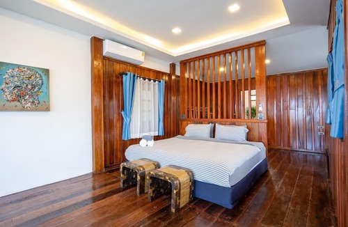 Ko Lanta Old Town House | Panoramic sea view villa with private infinity pool