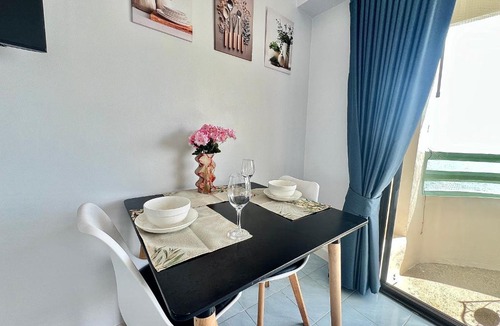 Rayong Apartment | Panoramic Sea View Walk to Mae Ramphueng Beach