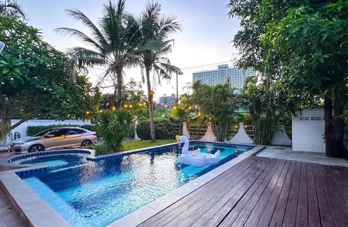 Na Kluea Villa | PaPa Beach Pool Villas Pattaya