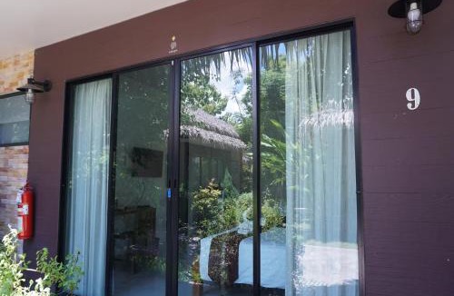 Khuang Pao Resort | Papa's Home And Rabbit Café