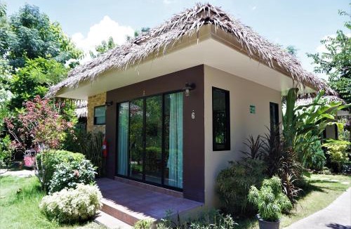 Khuang Pao Resort | Papa's Home And Rabbit Café