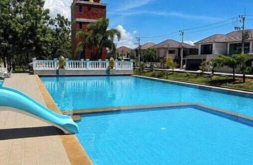 Huai Yai House | Paradise Away From Home | Elegant Lakeview Villa with Pool in Central Pattaya