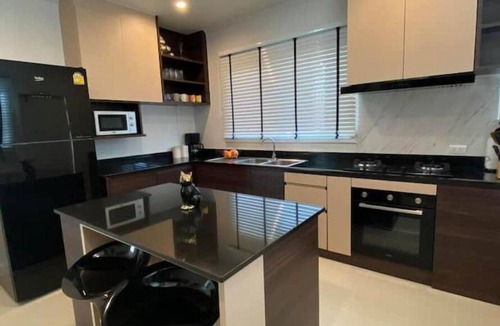 Hang Dong House | Patio/BBQ Oasis/Park/Gym/Pool Table/Golf Course