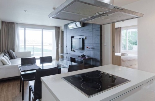 Patong Apartment | Patong Bay Pool 2Bed Condo Sea view