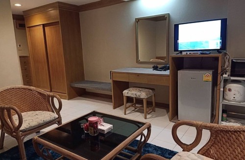 Nanai Road Apartment | Patong Beach Resort Olympic Size Pool Gym Spa