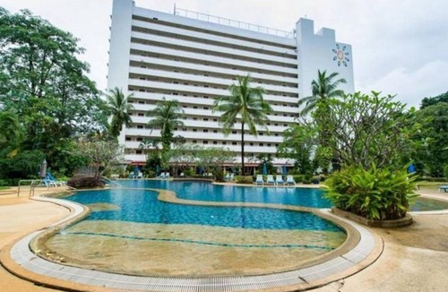 Nanai Road Apartment | Patong Beach Resort Olympic Size Pool Gym Spa