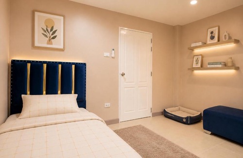 Asoke Hostel | Pawtel