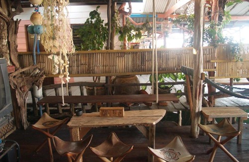 Saladan Hostel | Peacock Hostel