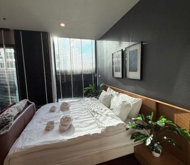 Nong Chaeng Apartment | Perfect Location Direct Skywalk to BTS Thong