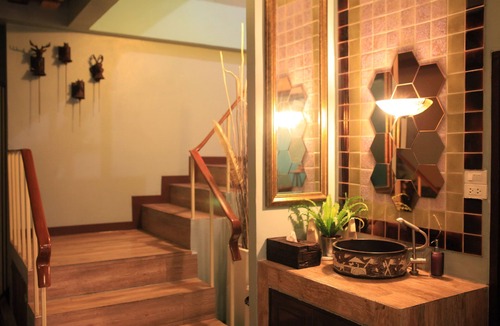Racha Thewa Hotel | Phaphoom Boutique