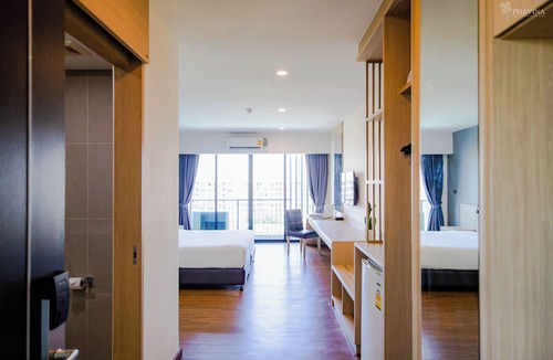 Noen Phra Hotel | Phavina Grand Boutique