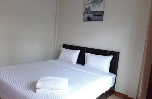 Ban Prok Hotel | Phenwaree Amphawa Resort by Zuzu