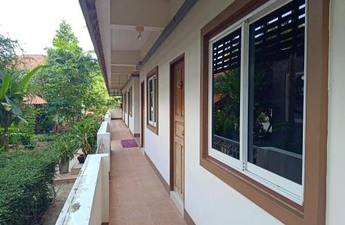 Ban Tom House | Phumchan Place Hotel