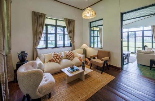 Wat Ket Villa | Ping Riverfront Luxury Villa w3 Acre Private Lawn and River view
