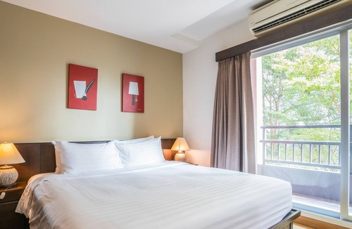 Chatuchak Apartment | Polish Wooden Studio nearby BTS Rachayothin