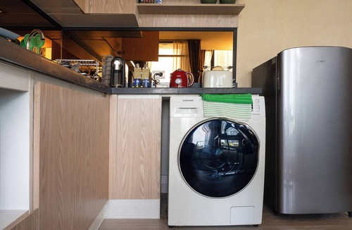 Khlong Tan Nuea Apartment | Pool + Gym · Desk, Fast Wi-Fi, Balcony
