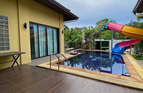 Sattahip Apartment | Pool Villa With Ergonomic Office