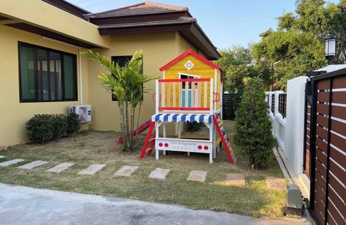 Sattahip Apartment | Pool Villa With Ergonomic Office