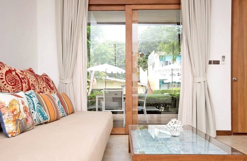 Rayong Apartment | Poolside Villa Ko Samet