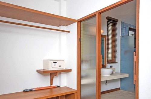 Rayong Apartment | Poolside Villa Ko Samet