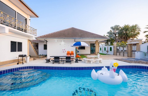 Hua Hin Villa | Poolvilla huahinn 7 Minutes to the beach.4 bedrooms, 3 bathrooms