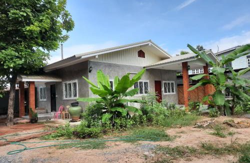 Mueang Kao House | Pottery Street House