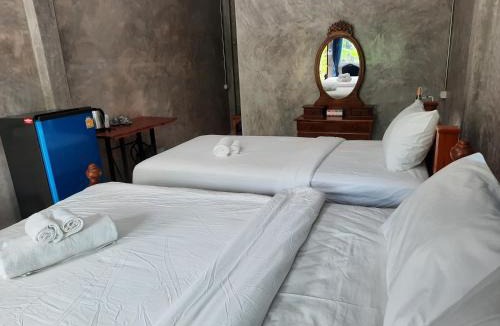 Mueang Kao House | Pottery Street House