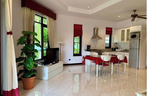 Wang Pong House | Premium Long-Stay Villa - Pool, Garden, Near the Beach, 2 Bedrooms, 90 square meters