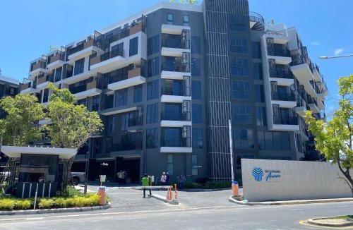 Laguna Apartment | Private apartment at Skypark in Laguna by Lofty
