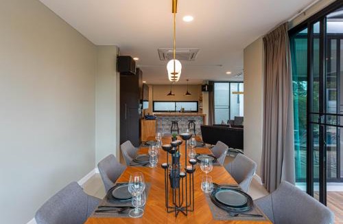 San Sai House | Private Pool Villa 6 Bedroom - Yard Cottage Chiang Mai