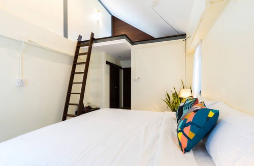 Thon Buri Resort | Private room ∙ 3 guests