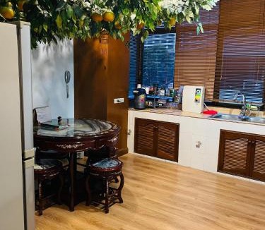 Rong Muang Hostel | Private rooms in Phatumwan Chula near Samyan, Chinatown, Jay-o Siam center, Central world middle of Bangkok