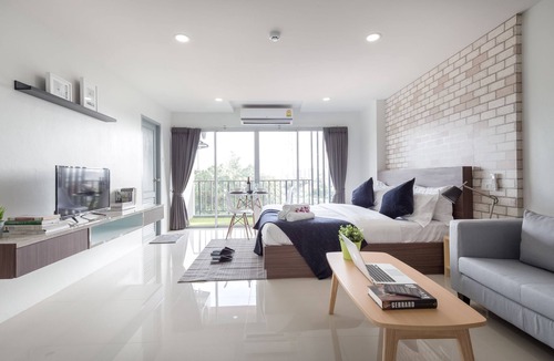 Chom Phon Hotel | Q Space Residence