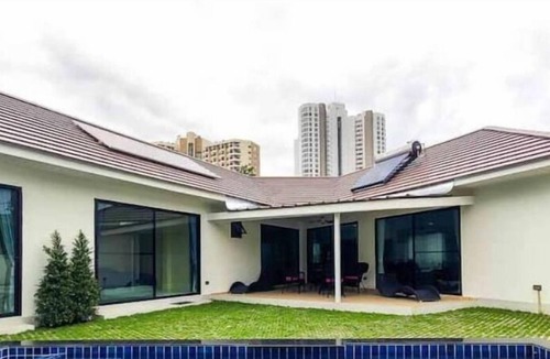 Wat Ket House | Quiet Bungalow in the City!