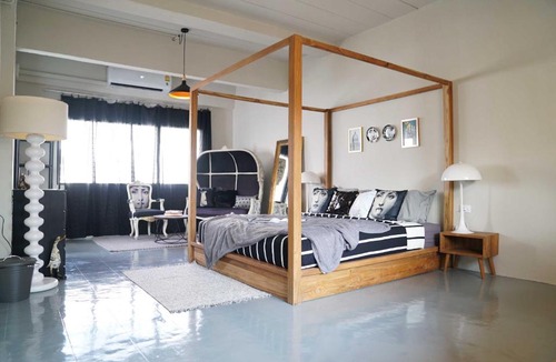 Thonglor Villa | Quirky and Artistic Home with a Copper Bath