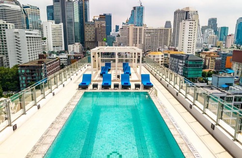 Ploenchit Hotel | Radisson Hotel Chateau de Bangkok