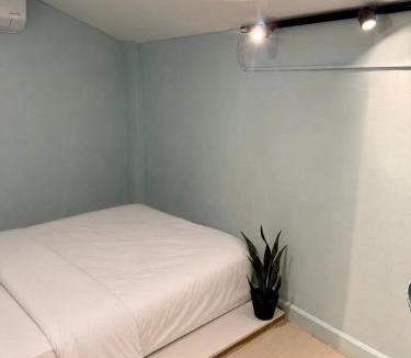 Bangkok Central Business District House | Ren Asoke l 8 min to BTS&MRT central Sukhumvit